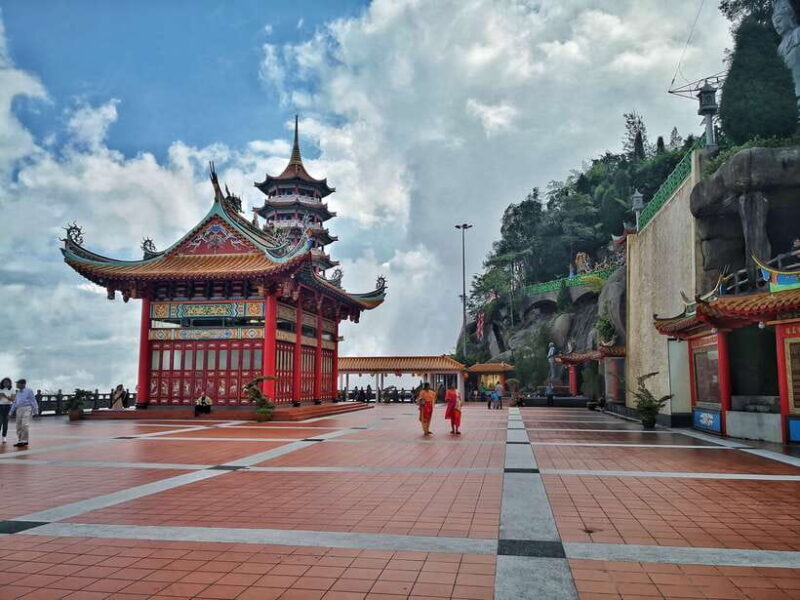 Kuala Lumpur: Genting Highlands & Batu Caves Day Trip - Morning: Pickup and Cable Car