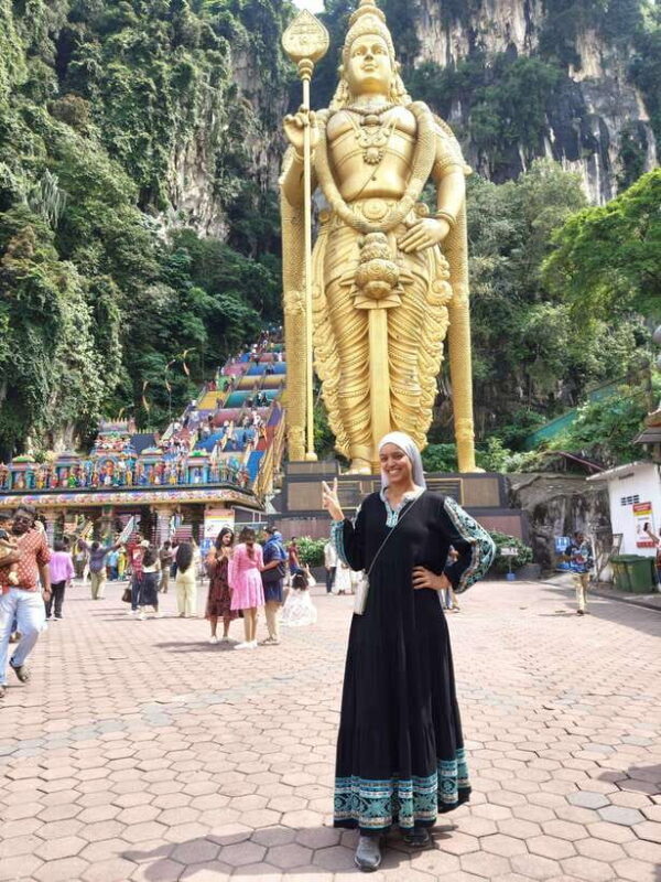 Kuala Lumpur: Genting Highlands Private Tour with Transfers - Visiting Batu Caves: An Iconic Cultural Landmark
