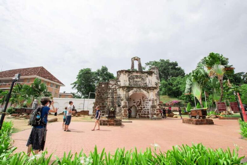 Kuala Lumpur: Private Malacca Night Tour w/Cruise & Trishaw - Potential Considerations