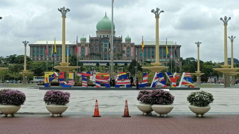 Kuala Lumpur: Putrajaya Tour with Hotel Pickup - Exploring Putrajaya: What You Can Expect