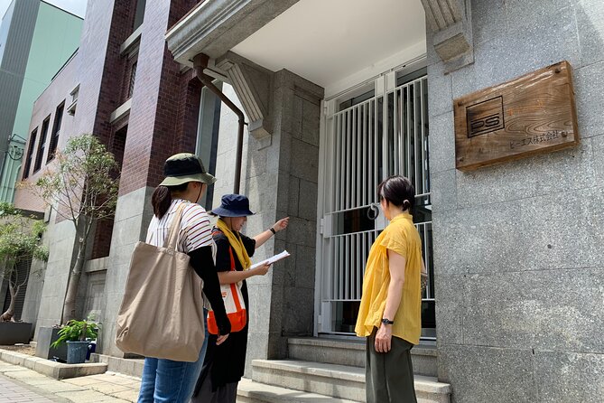 Kumamoto Castle Town Walking Tour With Local Guide - Health and Accessibility Information