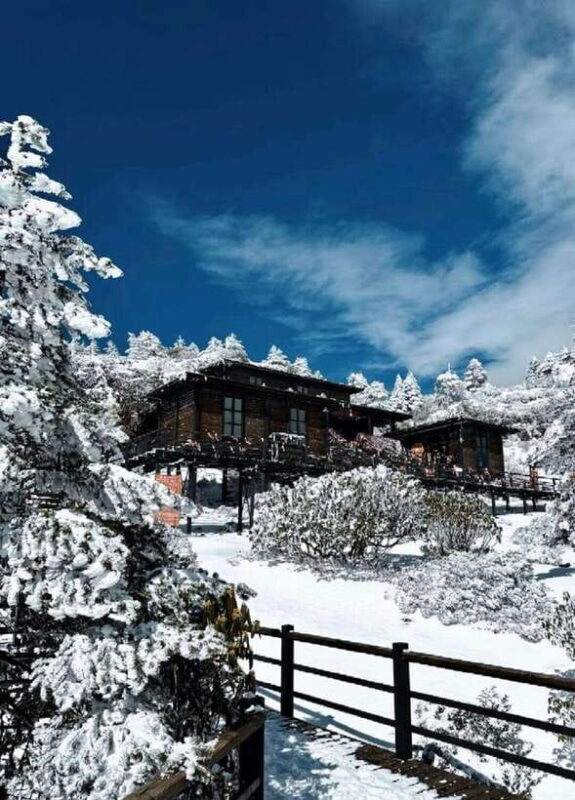 Kunming: Jiaozi Snow Mountain Overnight with Sunrise Hiking - What Makes the Experience Special?