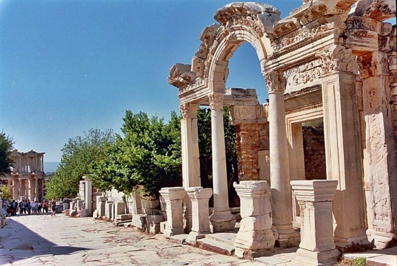 Kusadasi: Half Day Ephesus Tour With Archeological Museum - Archaeological Museum Features