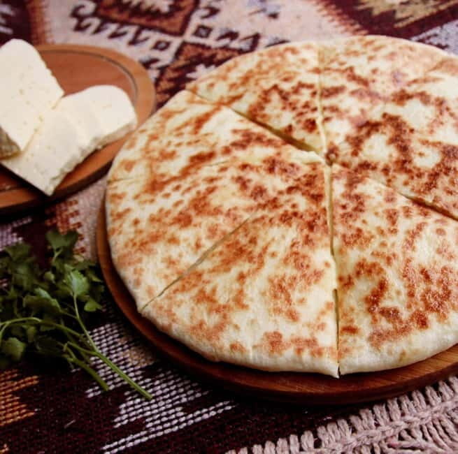 KUTAISI Family Feast: Experience Georgian Hospitality - Key Points  