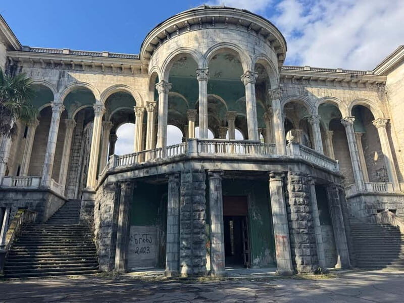 Kutaisi: Tskaltubo Town and Tetra Caves with Wine Tasting - Key Points