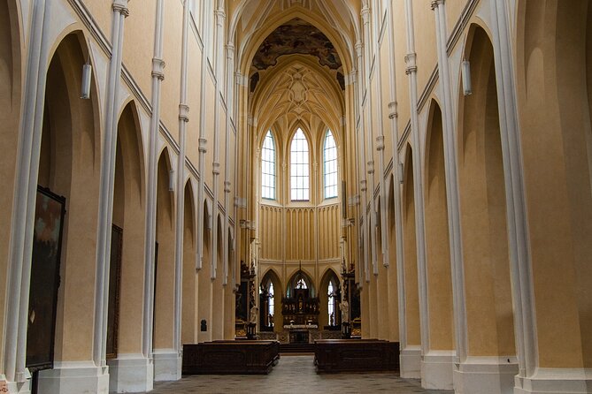 Kutna Hora Private Day Trip From Prague by Train - Getting to Kutna Hora From Prague