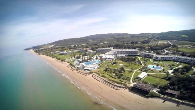 Kyllini/Katakolo to Athens VIP Mercedes Minibus - Flexibility and Options