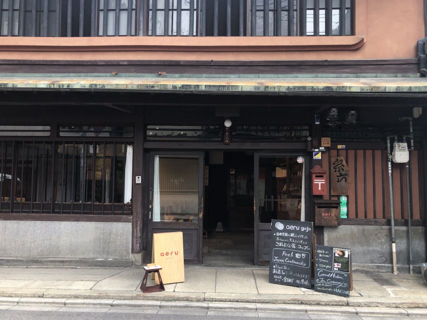 Kyoto: Casual Tea Ceremony in 100-Year-Old Machiya House - Preparing Matcha Tea at Home