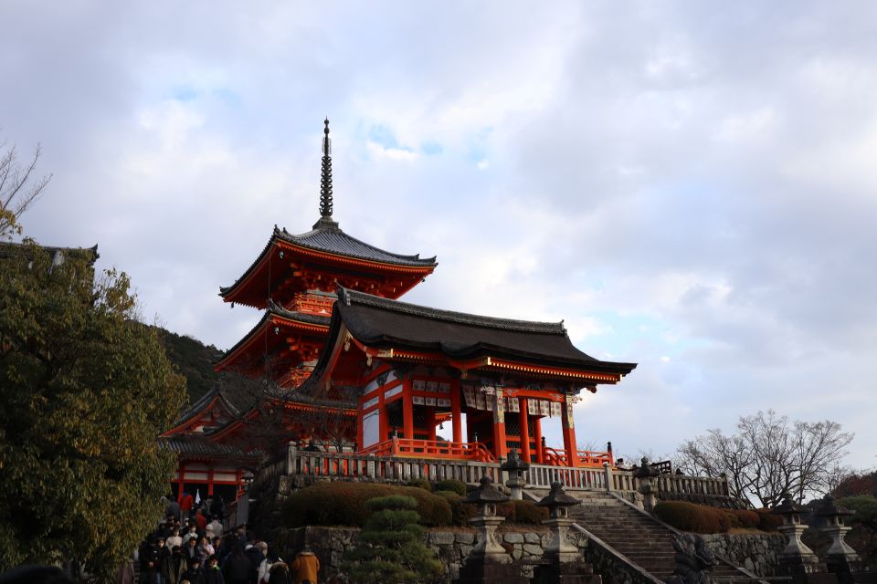 Kyoto: Fushimi Inari-taisha and Kiyomizu-dera (English Guide) - Pontocho Break and Lunch
