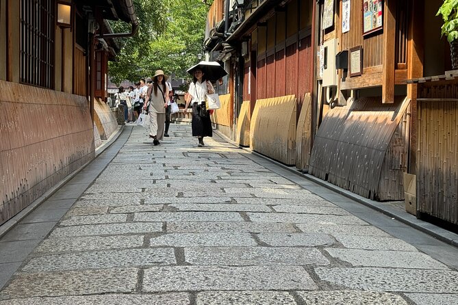 Kyoto: Half-Day Private Tour Gion Geisha Districts & Kiyomizu - Accessibility and Health Considerations