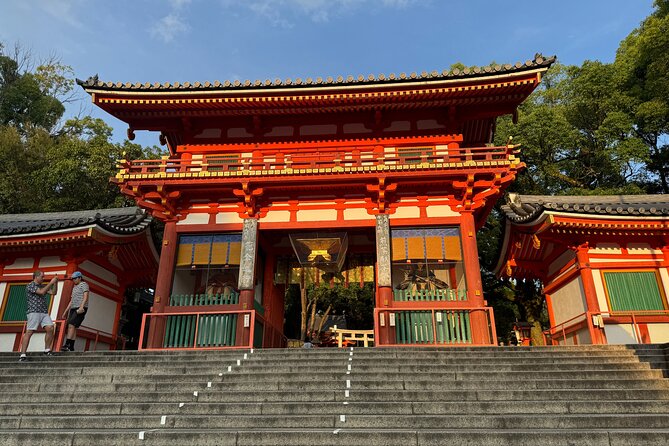 Kyoto: Half-Day Private Tour Gion Geisha Districts & Kiyomizu - Visiting the Kiyomizu-dera Temple