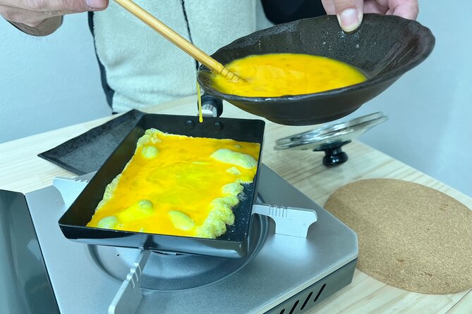 Kyoto: Japanese Udon and Sushi Cooking Class - Class Size and Accessibility