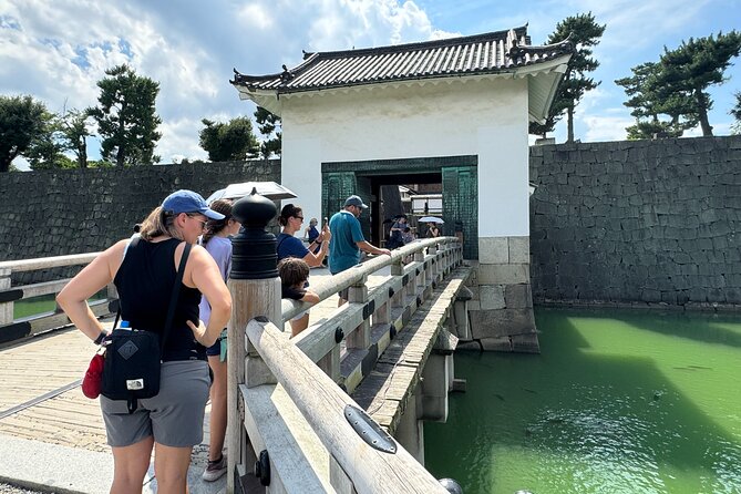 Kyoto: Nijo Castle, Noble Architecture and Gardens Guided Tour - Exploring Nijo Castle