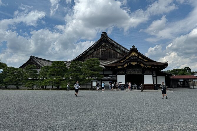 Kyoto: Nijo Castle, Noble Architecture and Gardens Guided Tour - Architectural Marvels
