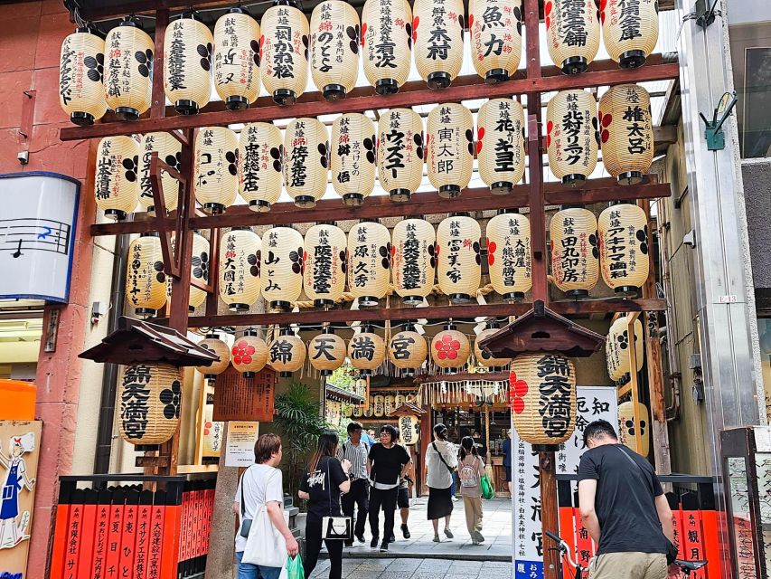 Kyoto: Nishiki Market and Depachika Food Tour With a Local - Unique Flavors and Ingredients of Kyoto