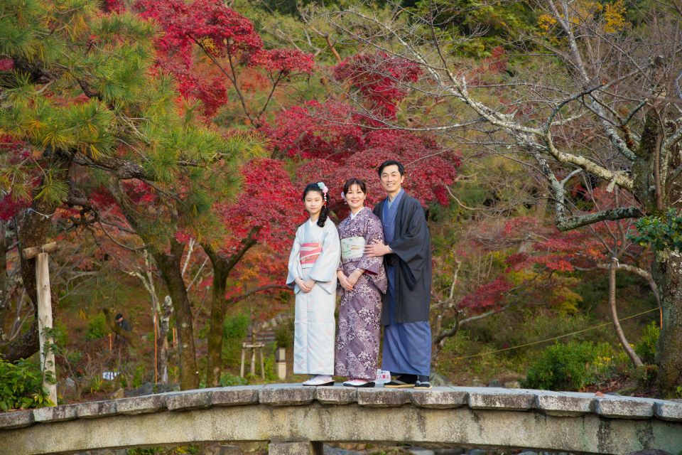 Kyoto: Private Photoshoot With a Vacation Photographer - Photographers Expertise