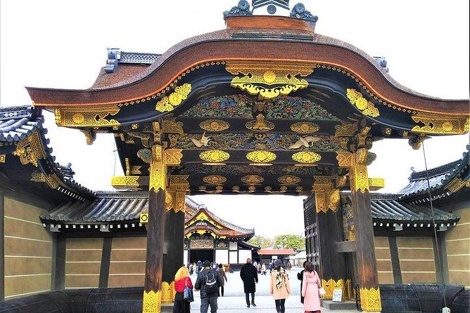 Kyoto Samurai and Geisha Town Private Walking Tour - Meeting and Pickup