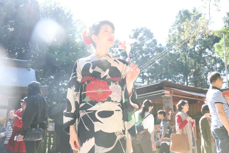 Kyoto: Traditional Kimono Rental Experience - Operating Hours and Waiting Time