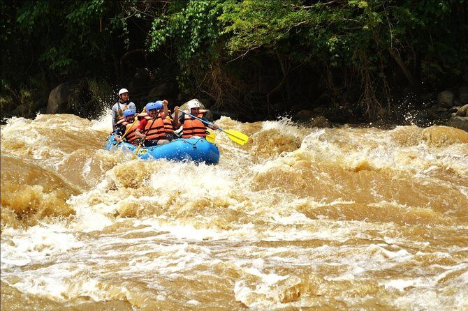 La Bocana Whitewater Rafting Experience: Medium Difficulty - An In-Depth Look at the La Bocana Whitewater Rafting Experience