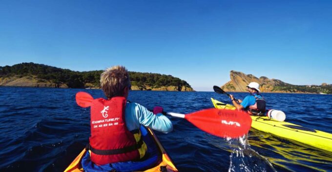 La Ciotat: Calanques National Park Guided Kayak Tour - Booking and Reservation