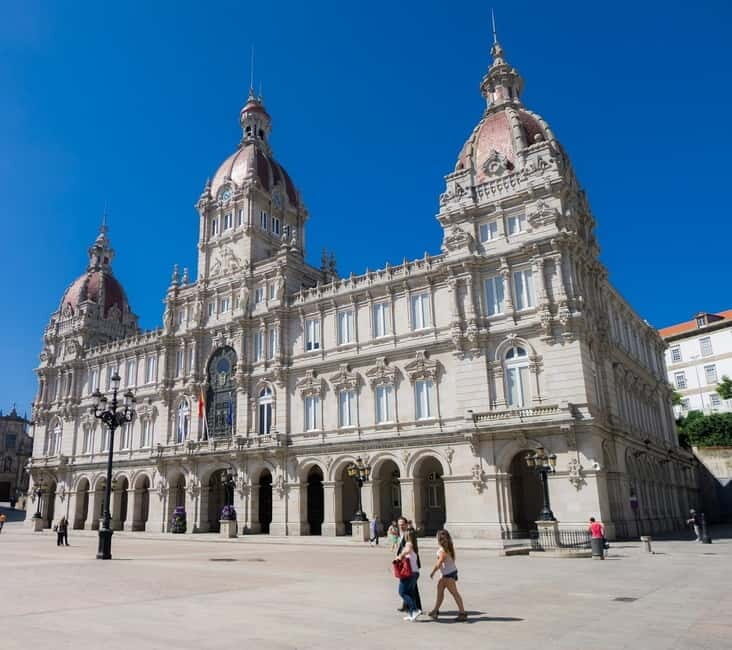 La Coruña: Tour for Cruise Passengers from the Port of La Coruña - Free Time: Shopping or Tasting Galician Cuisine
