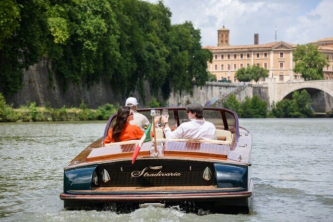 La Dolce Vita: Private Luxury Boat Ride in the Eternal City - FAQs