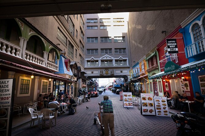 LA Food Tour: Exploring America's Culinary Frontier - Appreciating Knowledgeable and Attentive Guides