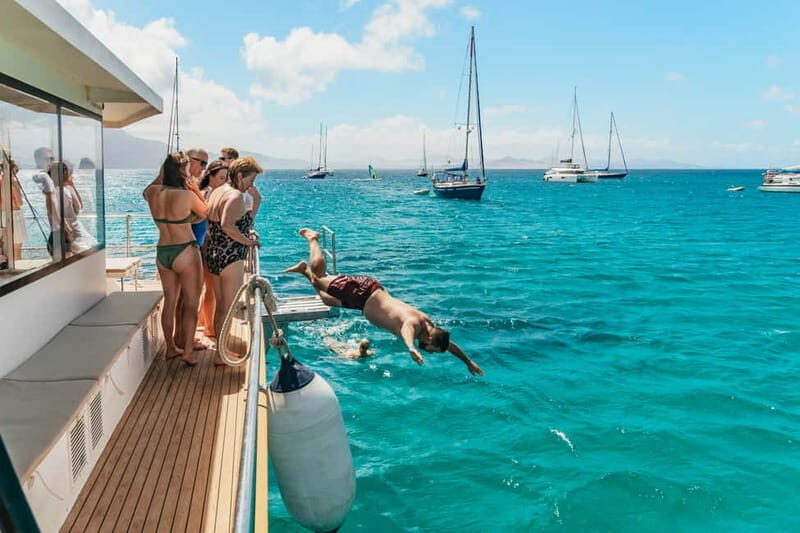 La Graciosa: Island Cruise with Lunch and Water Activities - An Introduction to the La Graciosa Island Cruise Experience