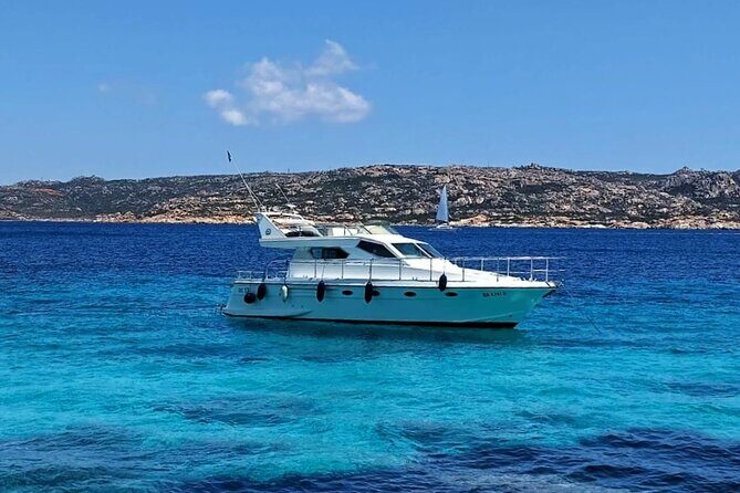 La Maddalena Archipelago Tour with Motorboat DC12 - Key Points