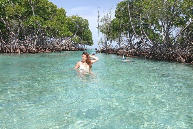 La Parguera Boat Charter with Captain: Kayak & Snorkel - Key Points