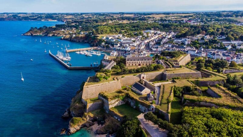 La Rochelle: Re Island Guided Tour With Private Transport - Tour Overview and Pricing