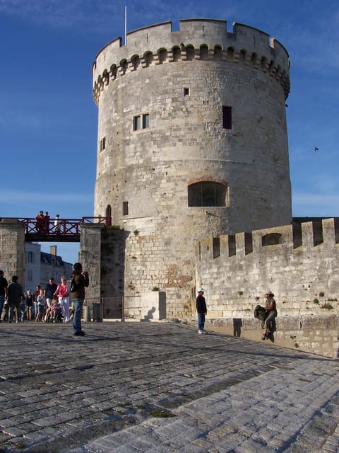 La Rochelle: Siege of La Rochelle Guided Walking Tour - Frequently Asked Questions