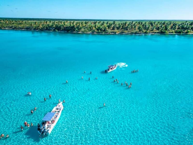 La Romana: Saona Crusoe VIP for cruise guests - Mano Juan: A charming fishing village