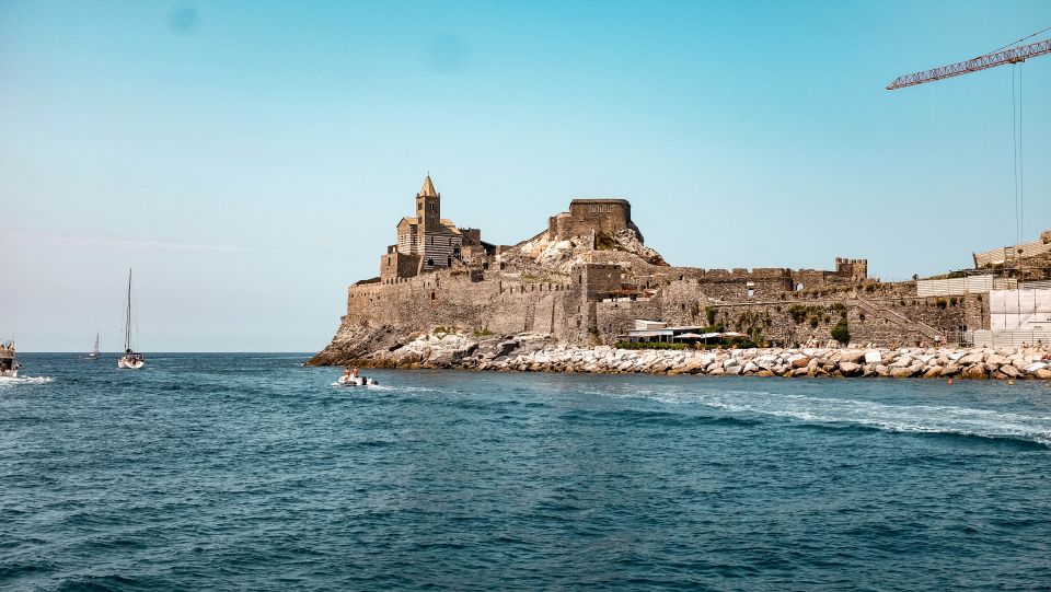 La Spezia: 6-Hour Boat Trip With Swim & Diving Stops - Onboard Amenities
