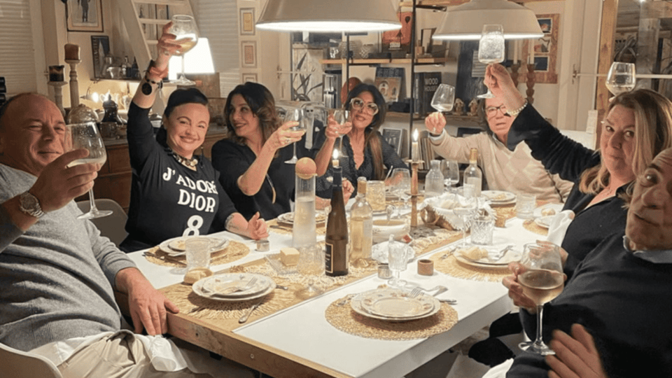 La Spezia: Home Restaurant Experience With Pool Access - Amenities and Activities