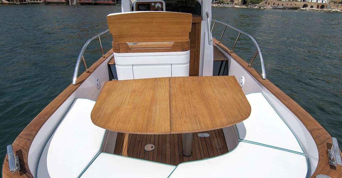 La Spezia. Sunset Aperitif and Dinner on the Boat - Drinks and Refreshments