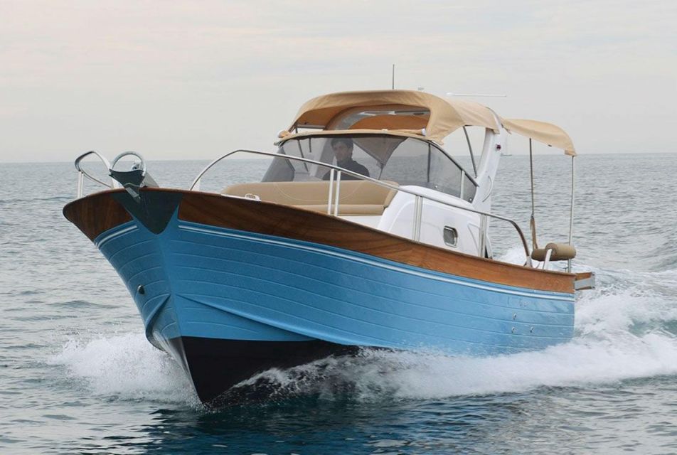 La Spezia. Sunset Aperitif and Dinner on the Boat - Booking Information