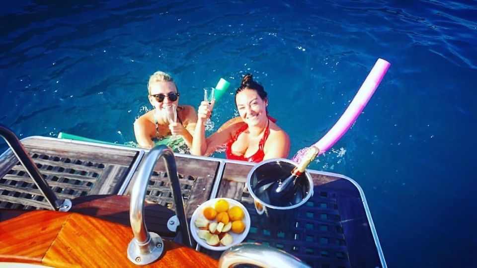 La Spezia: Sunset Boat Tour With Aperitif and Snacks - Key Points