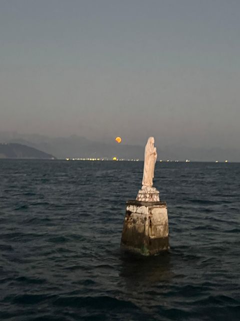 La Spezia: Sunset Boat Tour With Aperitif and Snacks - Onboard Experience