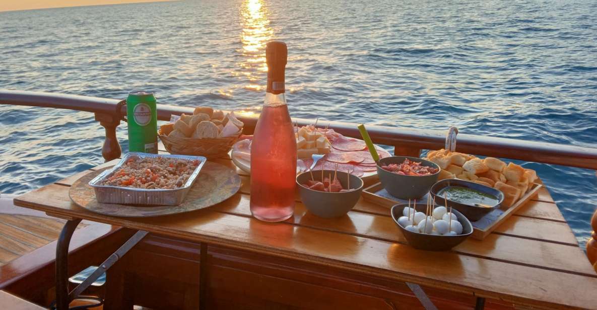 La Spezia: Sunset Cruise With Aperitif and Dinner - Key Points