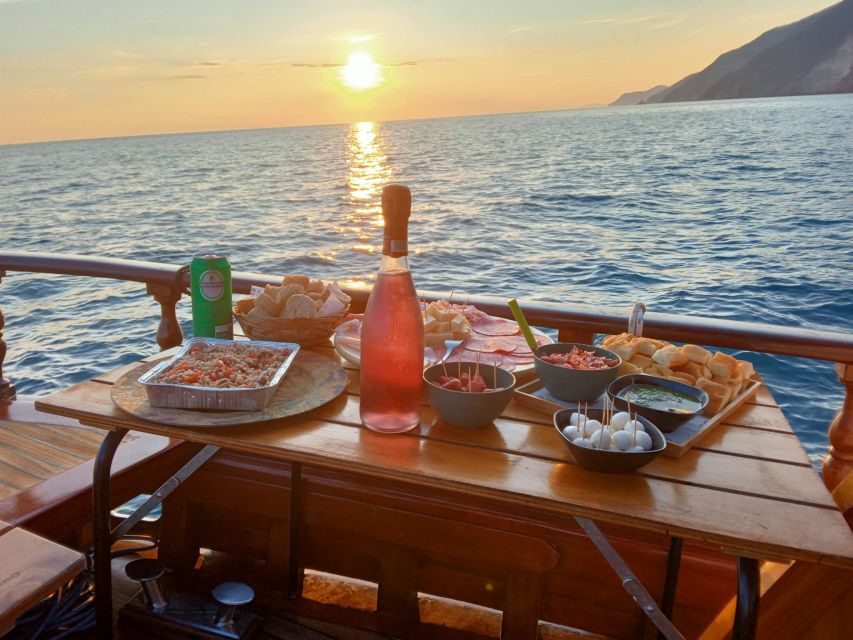 La Spezia: Sunset Cruise With Aperitif and Dinner - Departure Location