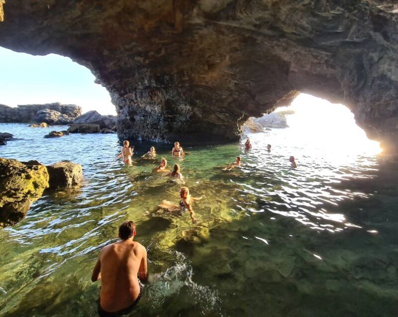 La Spezia: Sunset Kayak & Caves Tour w/ Swimming & Aperitif - FAQs