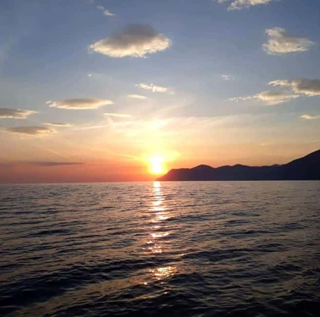 La Spezia: Sunset with aperitivo in Golfo dei Poeti 3 hours - Key Points