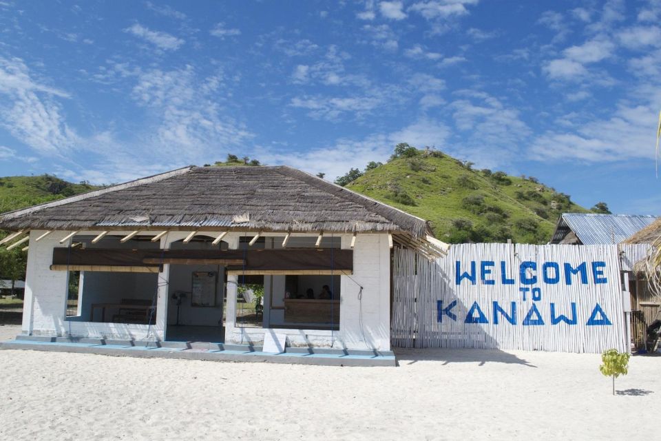 Labuan Bajo: Swim and Snorkel Komodo Island Trip With Lunch - Photo-worthy Spots