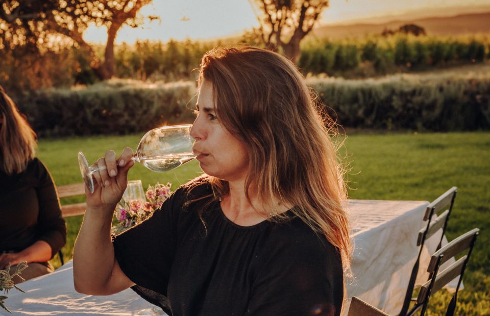Lagoa: 2.5-Hour Vineyard Dinner With Wine Tasting - Scenic Setting