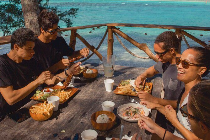 Lagoon Tour in Moorea in Small Group with Lunch - Authentic Marine Encounters in Moorea: A Small-Group Lagoon Tour with Lunch