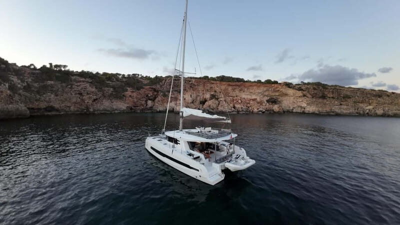 Lagos: Coastal Exploration Experience in a Cervetti 44 Sail - Key Points