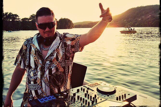 Lake Austin Party Cove Experience - A Deep Dive into the Lake Austin Party Cove Experience