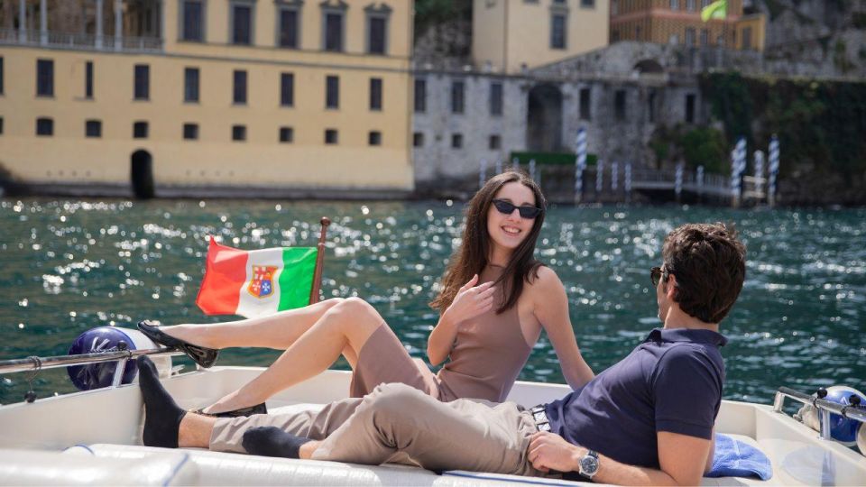Lake Como 4 Hours Private Boat Tour Groups of 1 to 7 People - Inclusions