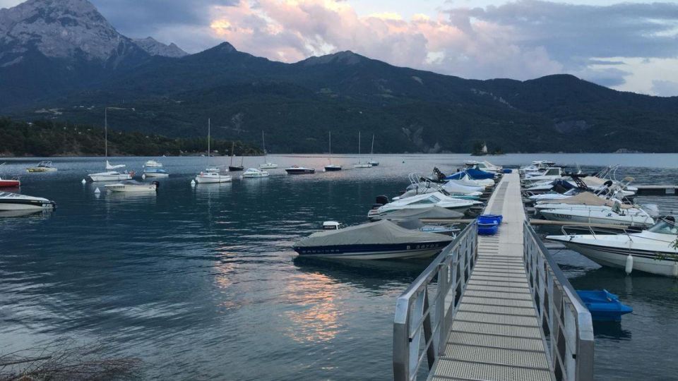 Lake Como by Night Private Boat Tour Groups of 1 to 7 People - Language Options